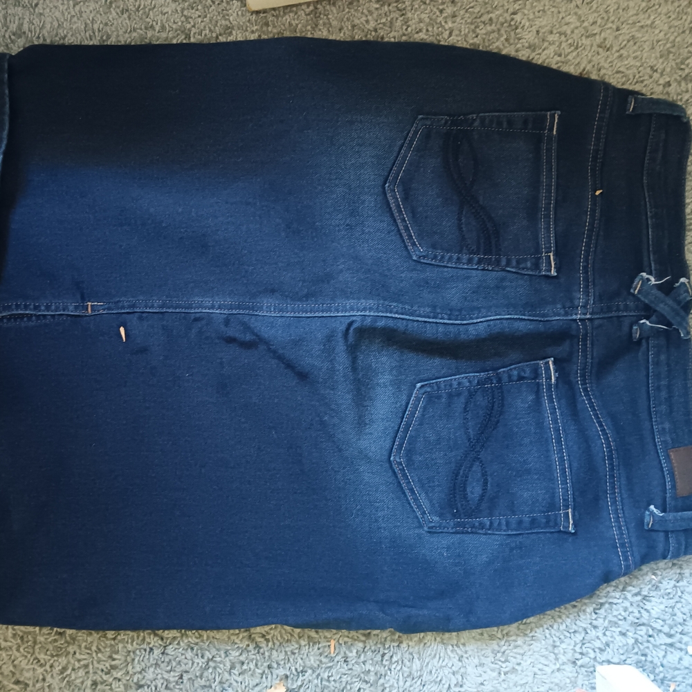 Lee Women's Relaxed Fit Jean Skirt - Picture 2 of 3
